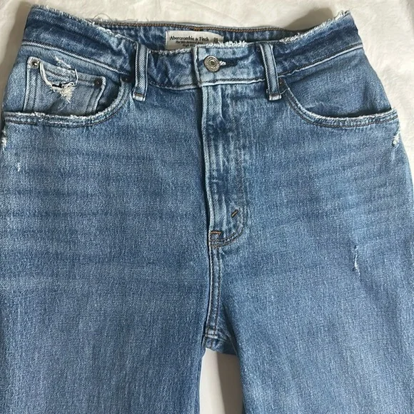 Abercrombie & Fitch Curve Love High Rise ‘90s Relaxed Jeans Size 25 - Picture 3 of 10